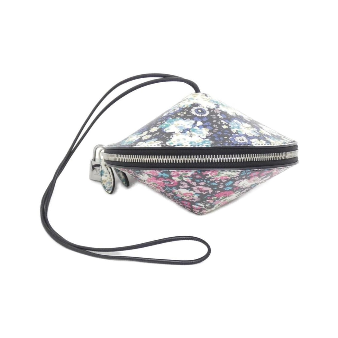 Louis Vuitton Tupi M55044 Shoulder Bag: --- Catalog ---Category: SizeSize (HxWxD): 12cm x 18cm x 18cm / 4.72'' x 7.08'' x 7.08''Category: DesignType: Shoulder bagColor: BlackGender: Men,WomenMaterial: Leather Hardware Color: SilverLeather/F