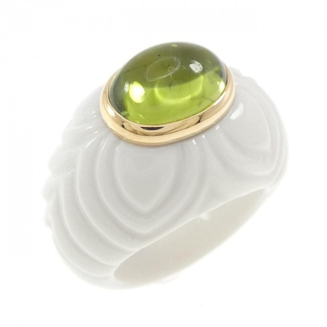 Bvlgari Bulgari Chandra Ring: --- Catalog ---Category: SizeJP Size: 10.5US Size: 5.5Category: DesignType: Band ringStone: PeridotGender: WomenMaterial: Yellow gold (18K)Category: GeneralBrand: Bvlgari--- Item List ---Section: Cond