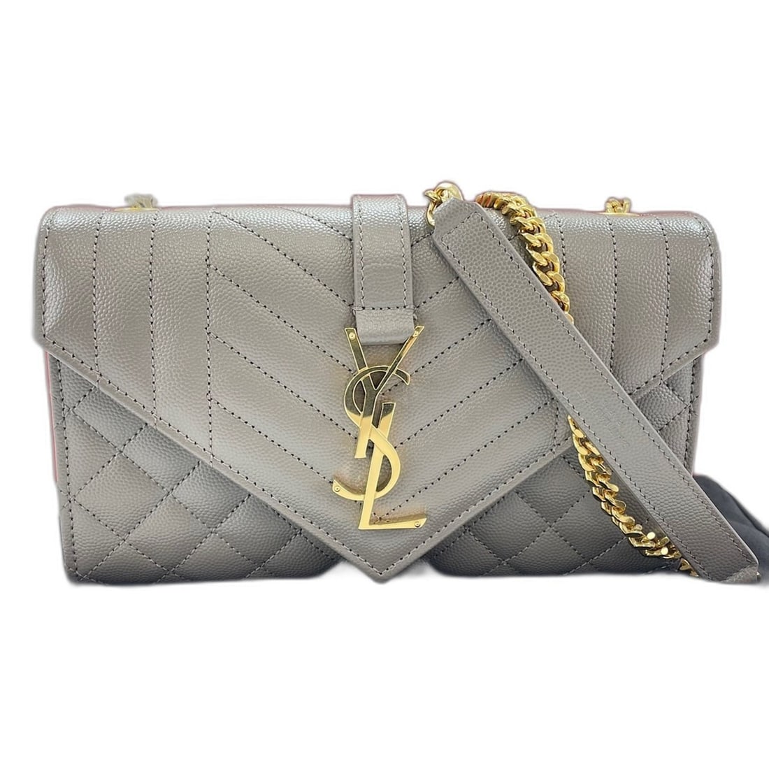 YVES SAINT LAURENT Envelope Small Shoulder Bag, Leather, Gray: --- Catalog ---Category: SizeSize (HxWxD): 13cm x 21cm x 5cm / 5.11'' x 8.26'' x 1.96''Category: DesignType: Shoulder bagColor: GrayGender: WomenMaterial: Leather Category: GeneralBrand: Yves Saint