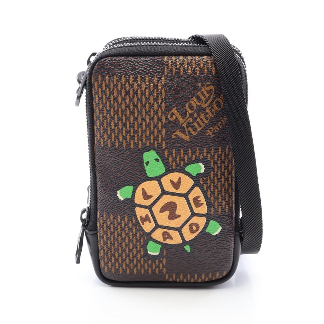 Louis Vuitton x NIGO Double Phone Pouch Shoulder Bag Handbag Coated Canvas Leather Damier Giant: --- Catalog ---Category: SizeSize (HxWxD): 18cm x 10.5cm / 7.08'' x 4.13''Category: DesignType: Handbag, Shoulder bagColor: Brown, Damier Canvas, Multi-colorGender: Men,WomenMaterial: Coated canvas , 