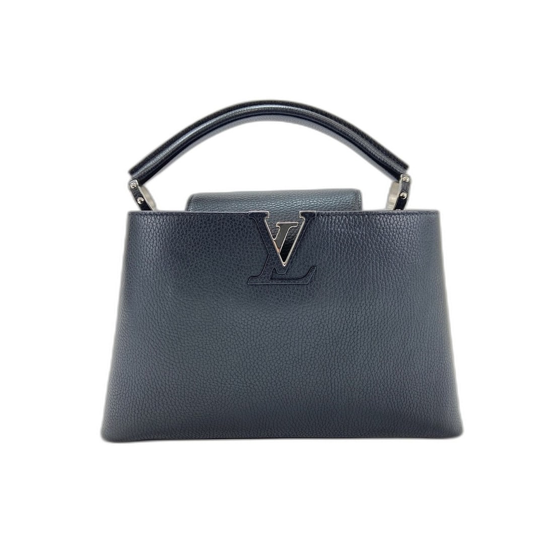 LOUIS VUITTON Capucines MM Handbag, Black: --- Catalog ---Category: SizeHandle Drop: 7.00cm / 2.76''Size (HxWxD): 19cm x 31cm x 10cm / 7.48'' x 12.2'' x 3.93''Strap Length: 116cm - 126cm / 45.66'' - 49.6''Category: DesignType: HandbagColor: Bl