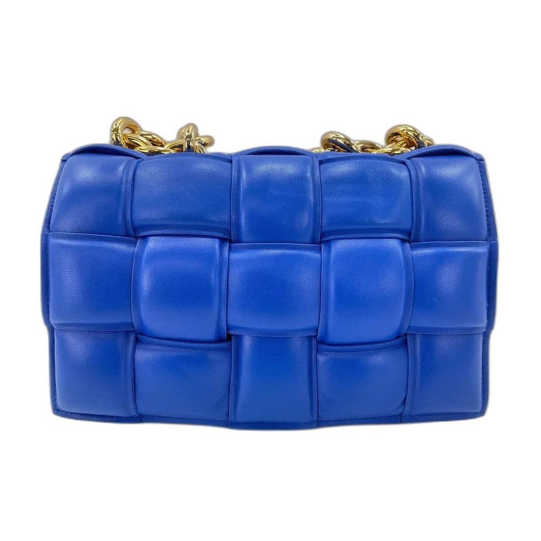 BOTTEGA VENETA Cassette Shoulder Bag, Leather, Blue: --- Catalog ---Category: SizeHandle Drop: 12.00cm / 4.72''Size (HxWxD): 17cm x 25cm x 7cm / 6.69'' x 9.84'' x 2.75''Strap Length: 102cm / 40.15''Category: DesignType: Shoulder bagColor: BlueGender: Wo