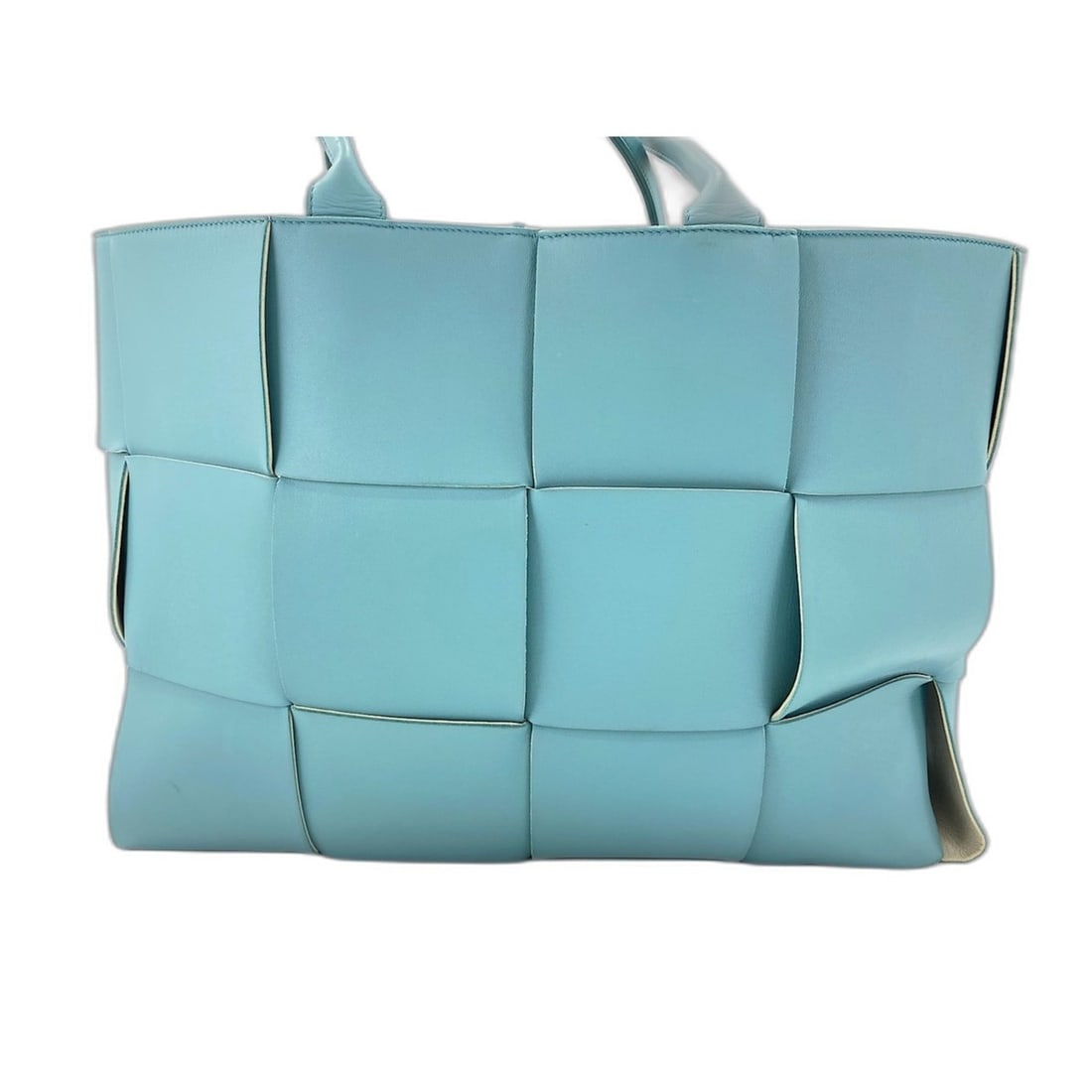 BOTTEGA VENETA Maxi Intrecciato Tote Bag, Blue: --- Catalog ---Category: SizeHandle Drop: 16.00cm / 6.30''Size (HxWxD): 33cm x 52cm x 10cm / 12.99'' x 20.47'' x 3.93''Category: DesignType: Tote bagColor: BlueGender: WomenMaterial: Intrecciato Categ