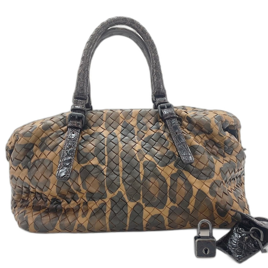 BOTTEGA VENETA Intrecciato Handbag Brown: --- Catalog ---Category: SizeHandle Drop: 14.00cm / 5.51''Size (HxWxD): 20cm x 38cm x 17cm / 7.87'' x 14.96'' x 6.69''Category: DesignType: HandbagColor: BrownGender: WomenMaterial: Intrecciato Catego