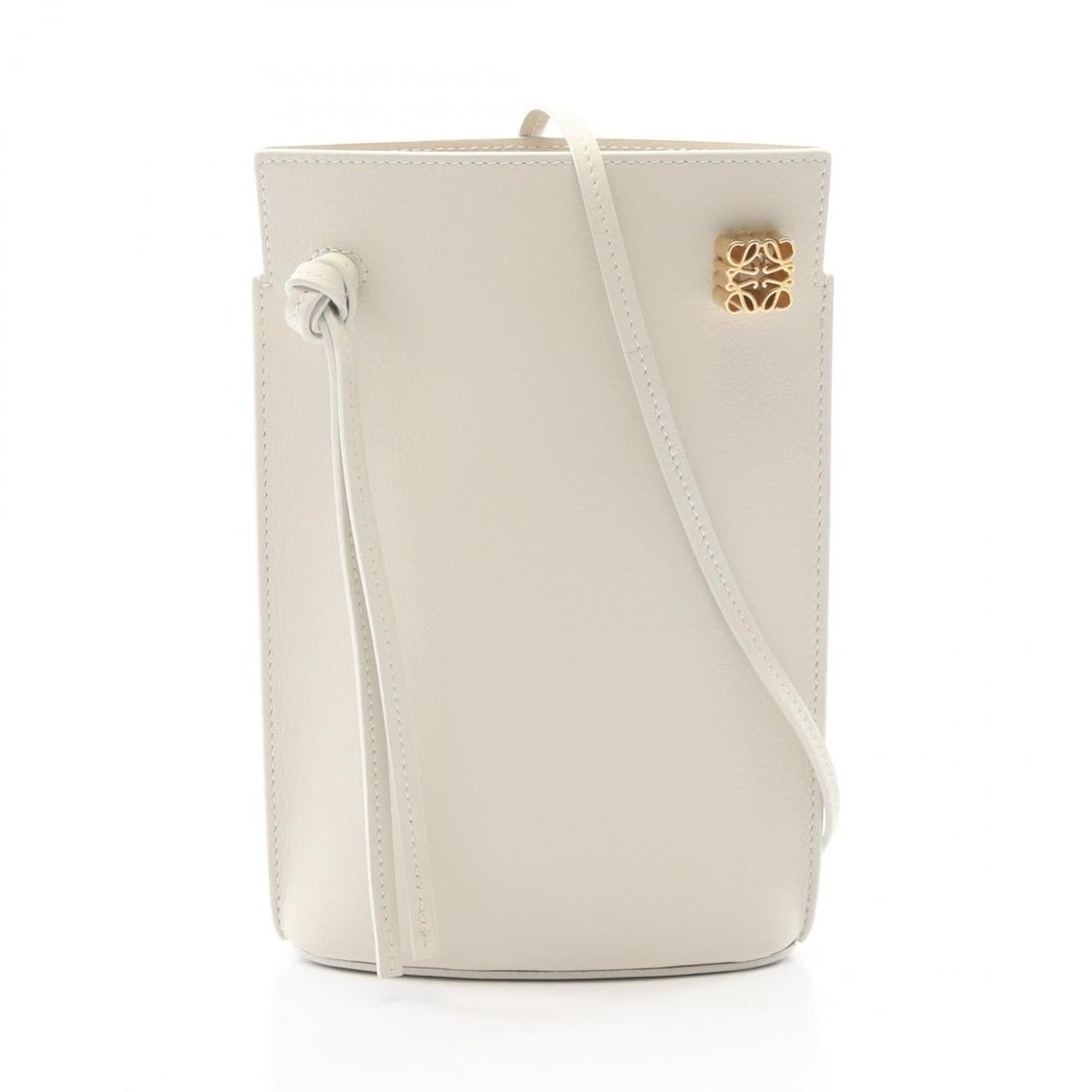Loewe LOEWE Dice Pocket Shoulder Bag Handbag Leather Women's White C630R12X01: --- Catalog ---Category: SizeSize (HxWxD): 20.5cm x 13cm x 4.5cm / 8.07'' x 5.11'' x 1.77''Category: DesignType: Handbag, Shoulder bagColor: WhiteGender: WomenMaterial: Leather Category: GeneralMPN: C