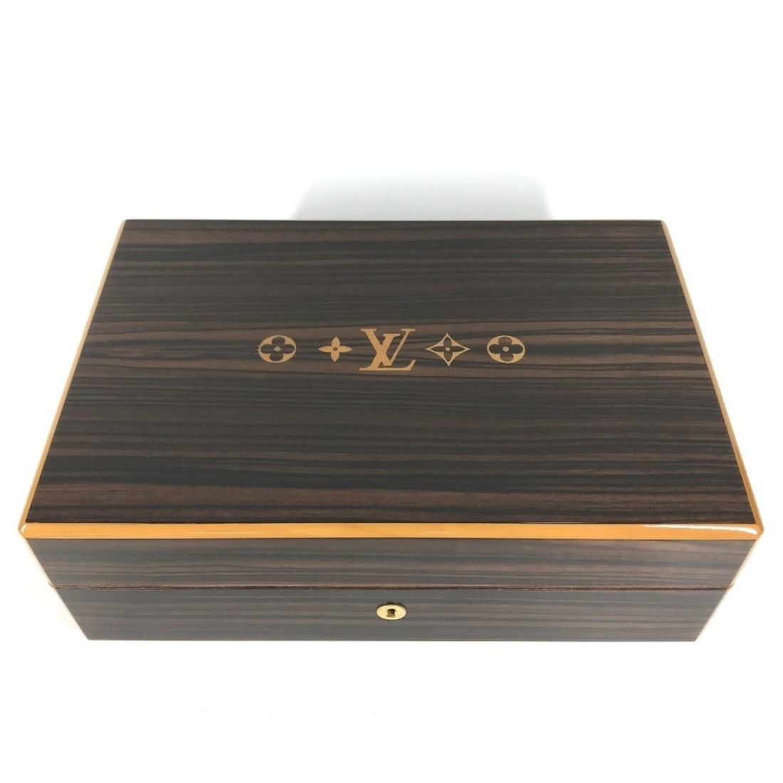 LOUIS VUITTON M58562 Coffret 75 Cigars Humidor Cigar Case Tobacco Interior Cigarette Wood Men's: --- Catalog ---Category: DesignType: Cigar caseColor: BrownCategory: GeneralMPN: M58562Brand: Louis VuittonCategory: Physical PropertiesSize (HxWxD): 11cm x 33cm x 22.5cm / 4.33'' x 12.99'' x 8.85''--