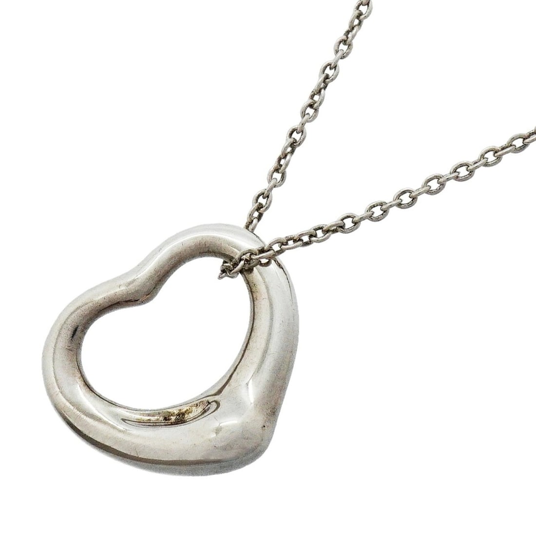 Tiffany & Co. Heart Necklace, Sterling Silver 925, Women's: --- Catalog ---Category: SizePendant Size: 14.2mm x 15.7mm / 0.55'' x 0.61''Neck Circumference: 41 cm / 16.14''Category: DesignGender: WomenMaterial: Silver 925Necklace Type: NecklaceCategory: General