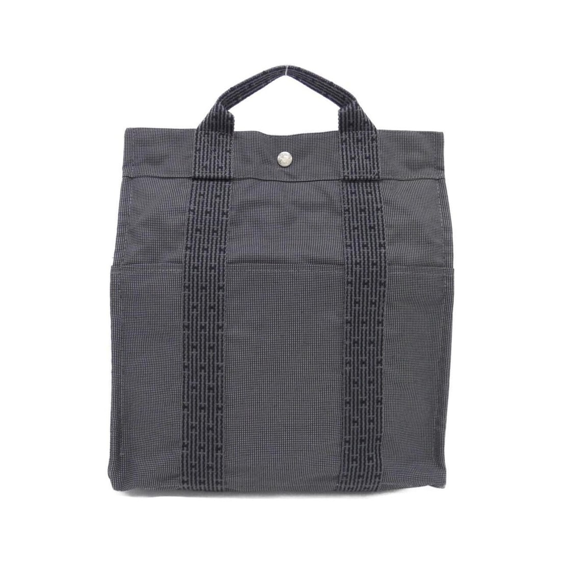 Hermes Herline Sac Ad MM 100952M Backpack: --- Catalog ---Category: SizeSize (HxWxD): 32cm x 32cm x 12cm / 12.59'' x 12.59'' x 4.72''Category: DesignType: BackpackColor: BlackGender: WomenMaterial: Canvas Hardware Color: SilverCategory: Genera