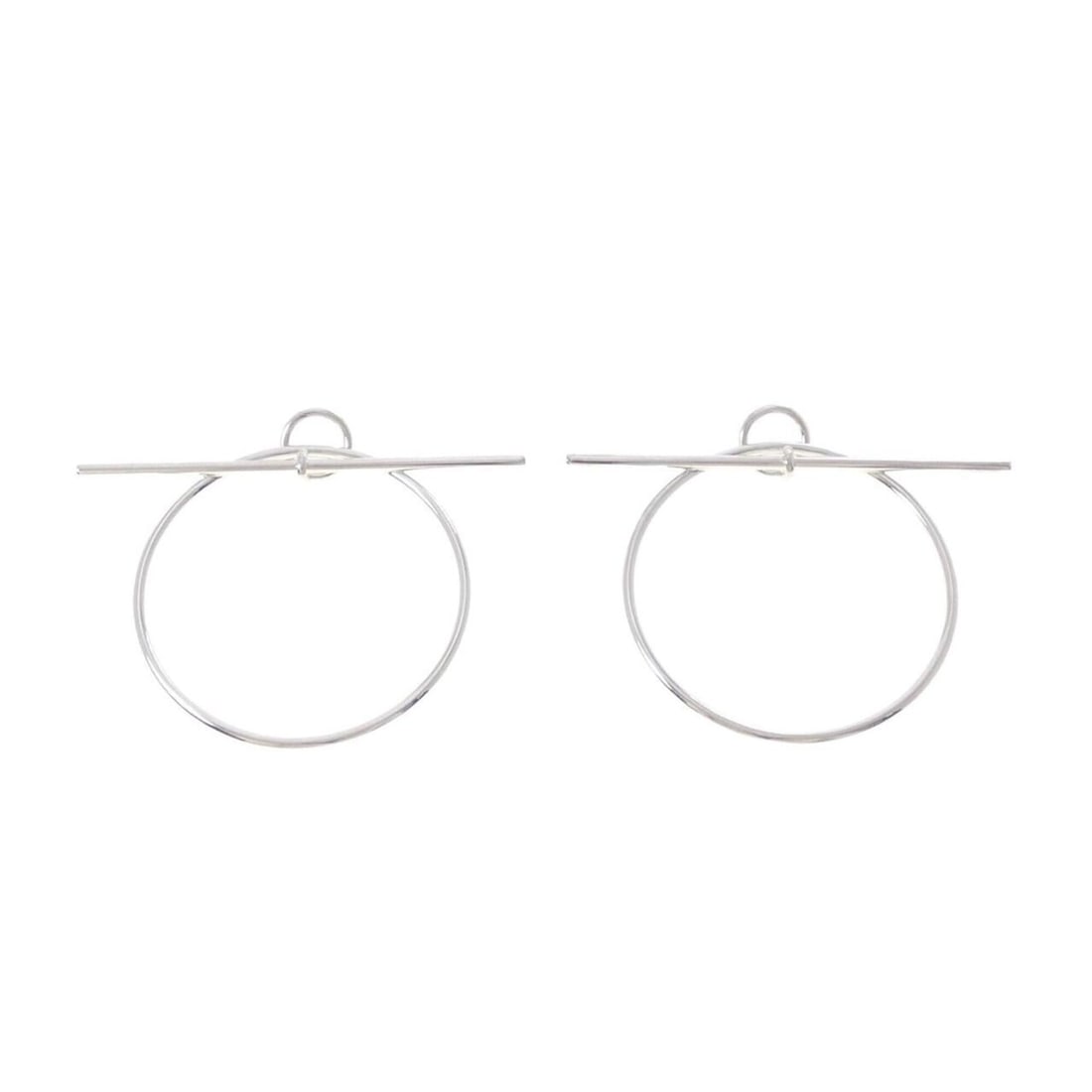 Hermes Echappet Earrings: --- Catalog ---Category: SizeSize (HxWxD): 51.50mm x 60.00mm / 2.03'' x 2.36''Category: DesignType: Stud earringsGender: WomenMaterial: Silver 925Category: GeneralMPN: H114504BBrand: Hermes--- Item Li