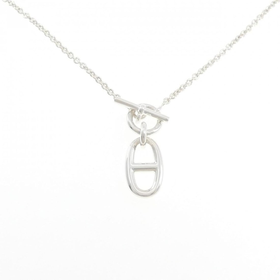 Hermes Hermès Chaine d'Ancre Necklace: --- Catalog ---Category: SizePendant Size: 29.8mm x 11.5mm / 1.17'' x 0.45''Neck Circumference: 40 cm / 15.74''Category: DesignGender: WomenMaterial: Silver 925Pendant Type: PendantNecklace Type: Neck