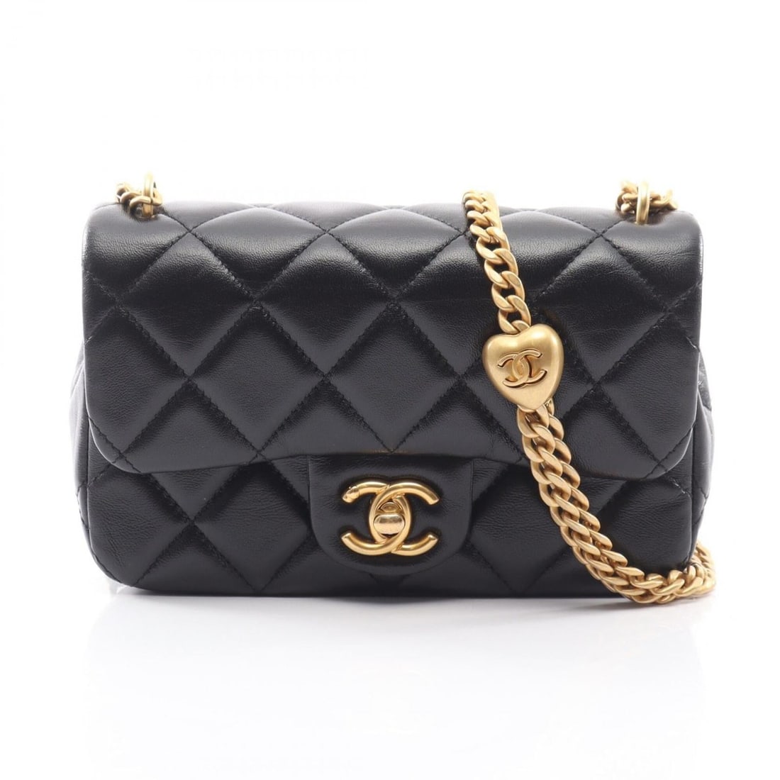 Chanel Matelassé Shoulder Bag/Handbag, Lambskin Leather, Women's, Black: --- Catalog ---Category: SizeSize (HxWxD): 13cm x 18cm x 6cm / 5.11'' x 7.08'' x 2.36''Category: DesignType: Handbag, Shoulder bagColor: BlackGender: WomenMaterial: Leather Leather/Fur Type: LambskinC