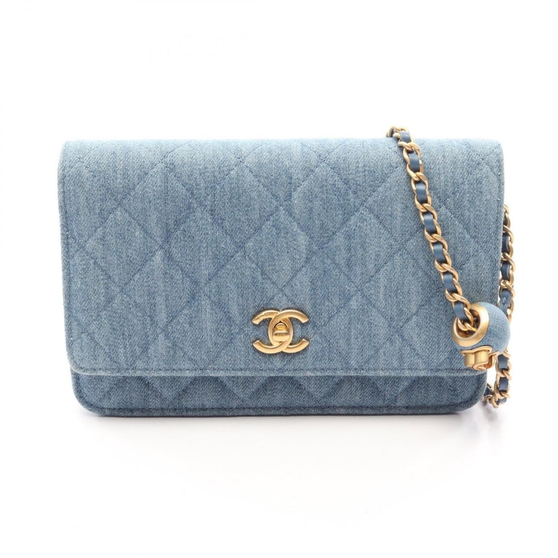 Chanel Matelassé Shoulder Bag/Handbag, Denim, Women's, Blue: --- Catalog ---Category: SizeSize (HxWxD): 12.5cm x 19cm x 4cm / 4.92'' x 7.48'' x 1.57''Category: DesignType: Handbag, Shoulder bagColor: BlueGender: WomenMaterial: Denim Category: GeneralBrand: Chan