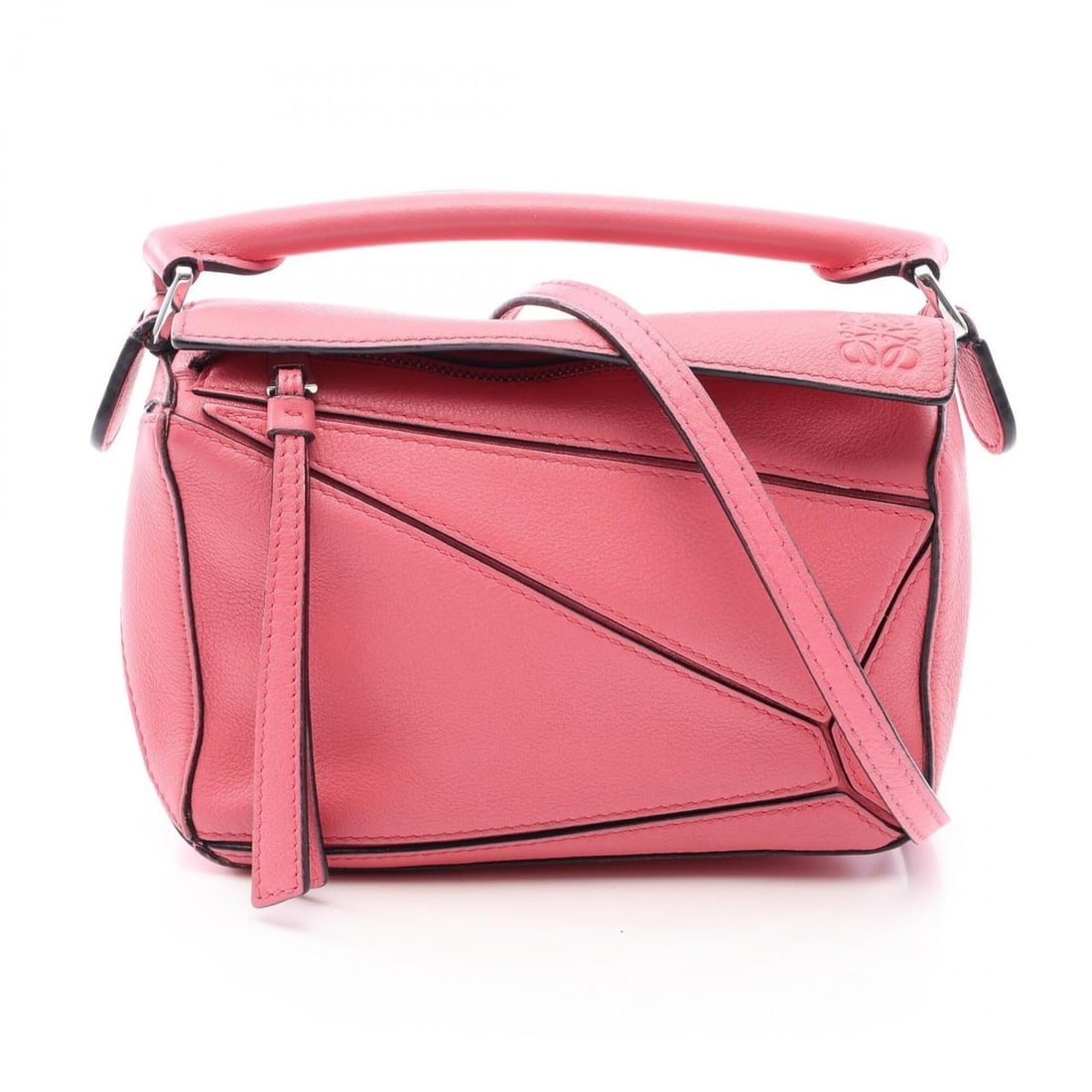 Loewe Puzzle Bag Mini 2-Way Handbag, Leather, Women's, Pink: --- Catalog ---Category: SizeSize (HxWxD): 11cm x 17cm x 7cm / 4.33'' x 6.69'' x 2.75''Category: DesignType: HandbagColor: PinkGender: WomenMaterial: Leather Category: GeneralBrand: Loewe--- Item List