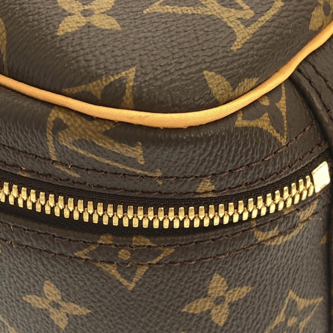Louis Vuitton Monogram Excursion M41450 Handbag - 3