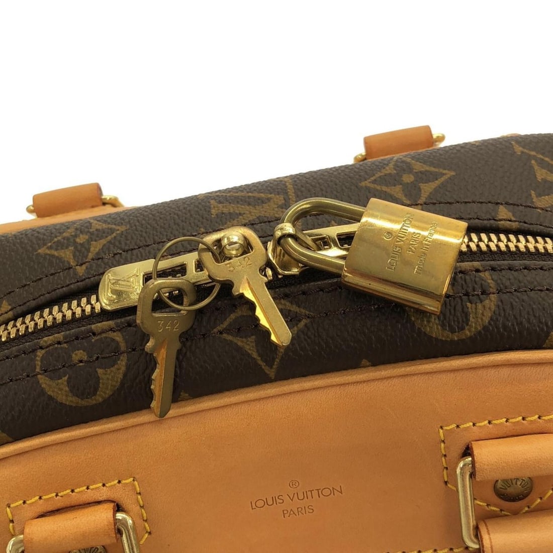 Louis Vuitton Monogram Excursion M41450 Handbag - 4