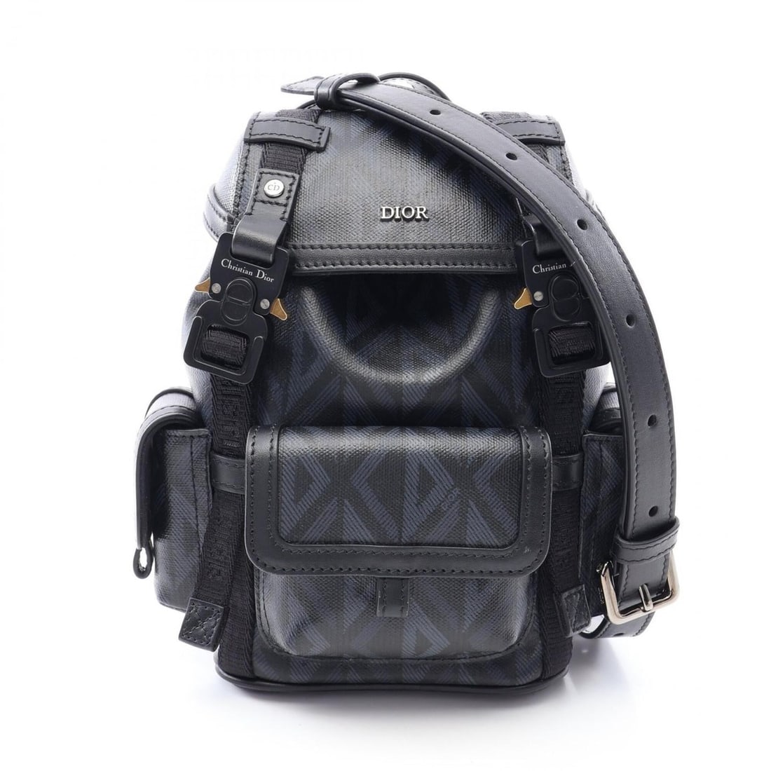 Christian Dior Dior Hit the Road Mini CD Diamond Backpack Shoulder Bag Handbag Coated Canvas Leather: --- Catalog ---Category: SizeSize (HxWxD): 18cm x 13cm x 7cm / 7.08'' x 5.11'' x 2.75''Category: DesignType: Handbag, Shoulder bagColor: BlackGender: Men,WomenMaterial: Coated canvas , Leather Categor