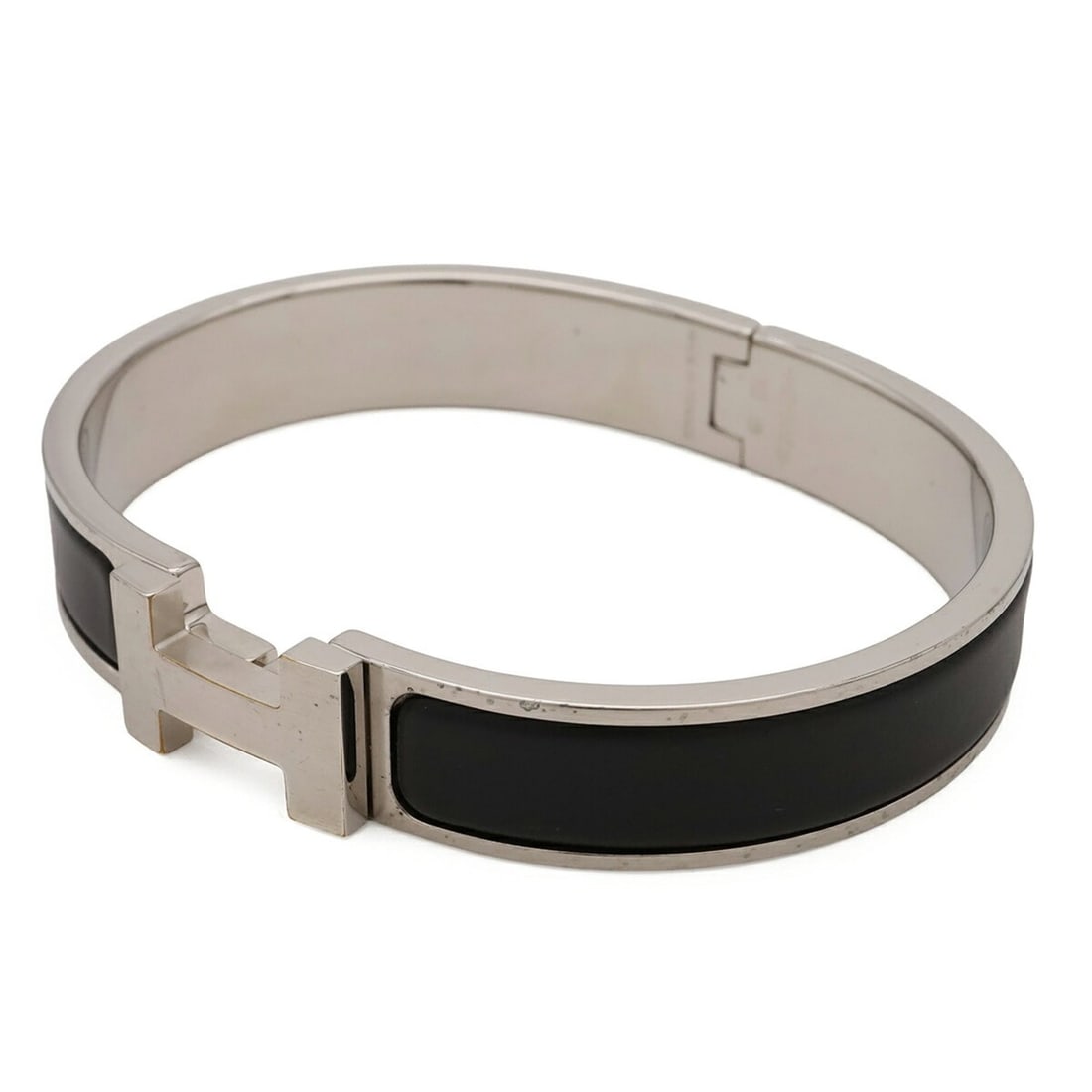 HERMES Hermes Click HH Enamel Bracelet Bangle Metal Silver Noir Matte Black ?Q Stamp: --- Catalog ---Category: SizeWidth: 18cm / 7.08''Category: DesignType: Charm braceletColor: BlackGender: WomenMaterial: MetalCategory: GeneralBrand: Hermes--- Item List ---Section: ConditionRanking: R