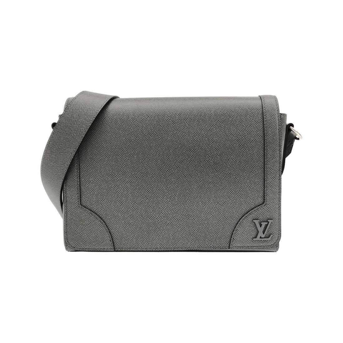 Louis Vuitton Taiga New Flap Messenger M30808 Shoulder Bag: --- Catalog ---Category: SizeSize (HxWxD): 20cm x 28cm x 6cm / 7.87'' x 11.02'' x 2.36''Category: DesignType: Shoulder bagColor: GrisGender: Men,WomenMaterial: Leather Hardware Color: SilverLeather/Fu