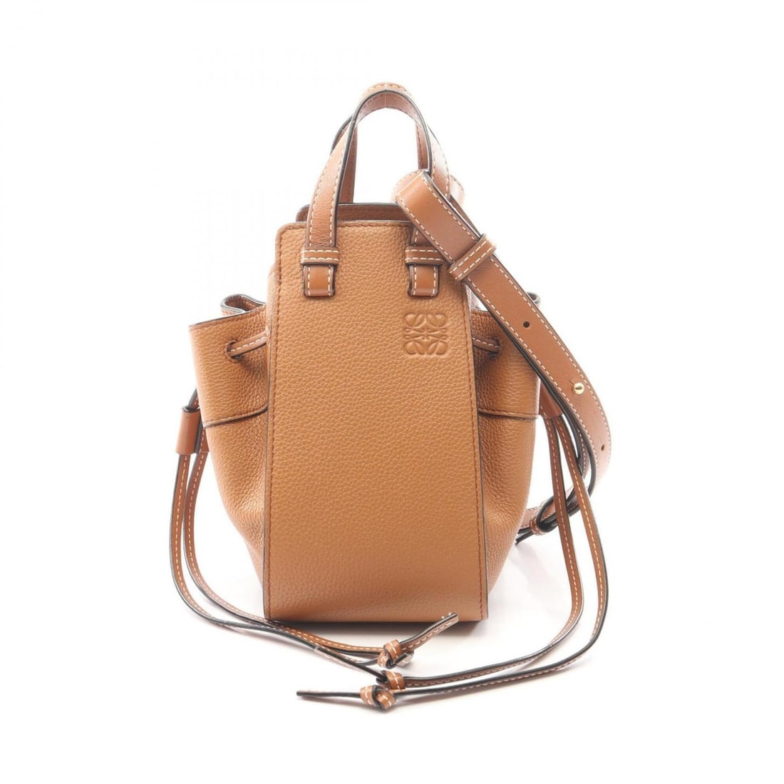 Loewe Hammock Drawstring Bag Mini 2-Way Handbag Leather Women's Brown: --- Catalog ---Category: SizeSize (HxWxD): 21cm x 10.5cm x 13.5cm / 8.26'' x 4.13'' x 5.31''Category: DesignType: HandbagColor: BrownGender: WomenMaterial: Leather Category: GeneralLine: HammockBrand: