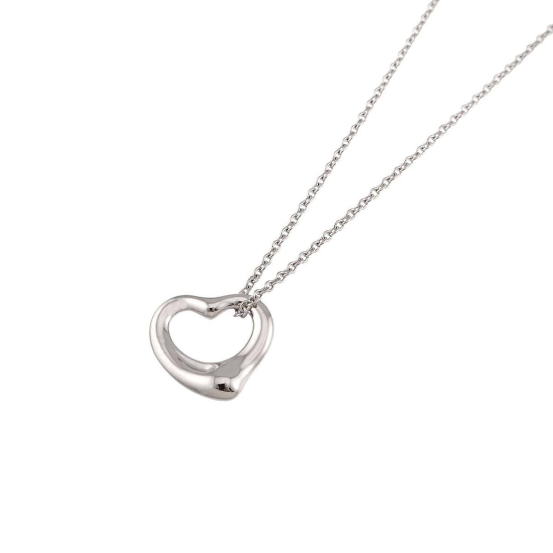 Tiffany & Co. Heart Necklace, 11mm wide, 40.5cm long, Platinum (Pt): --- Catalog ---Category: SizePendant Size: 9.7mm x 11mm / 0.38'' x 0.43''Neck Circumference: 40 cm / 15.74''Category: DesignGender: WomenMaterial: Platinum 950Necklace Type: NecklaceCategory: GeneralB