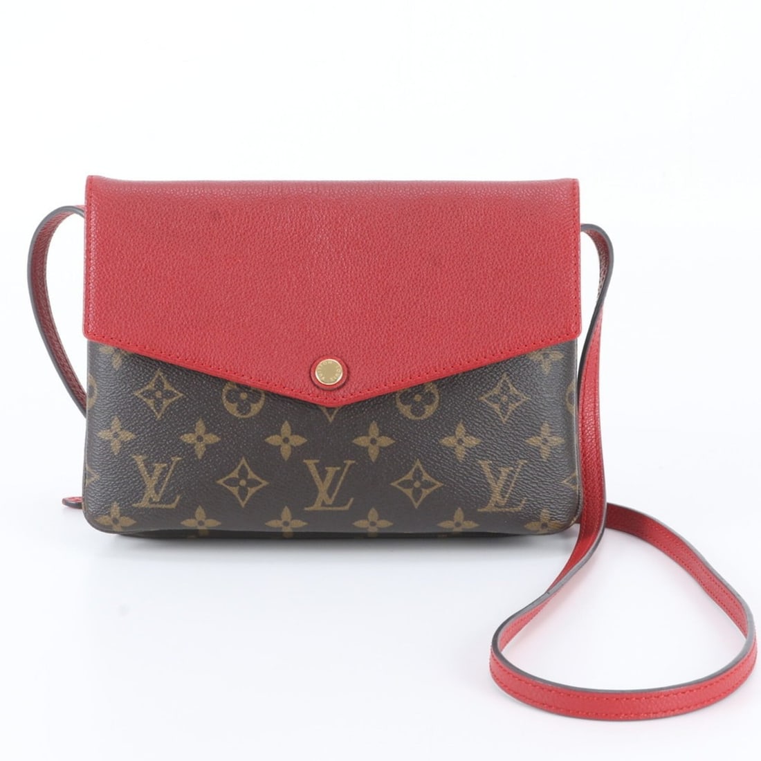 Louis Vuitton Monogram Twice M50184 Leather Shoulder Bag Crossbody for Women: --- Catalog ---Category: SizeSize (HxWxD): 17cm x 23cm x 5cm / 6.69'' x 9.05'' x 1.96''Strap Length: 115cm / 45.27''Category: DesignType: Shoulder bagColor: CeriseGender: WomenMaterial: Leather , Coat