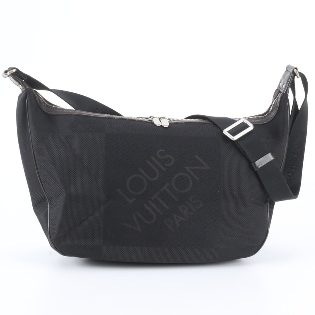 Louis Vuitton Damier Geant Explore M93616 Leather Shoulder Bag Messenger for Men: --- Catalog ---Category: SizeSize (HxWxD): 25cm x 35cm x 15cm / 9.84'' x 13.77'' x 5.9''Strap Length: 98cm / 38.58''Category: DesignType: Shoulder bagColor: NoirGender: MenMaterial: Leather , Canvas C