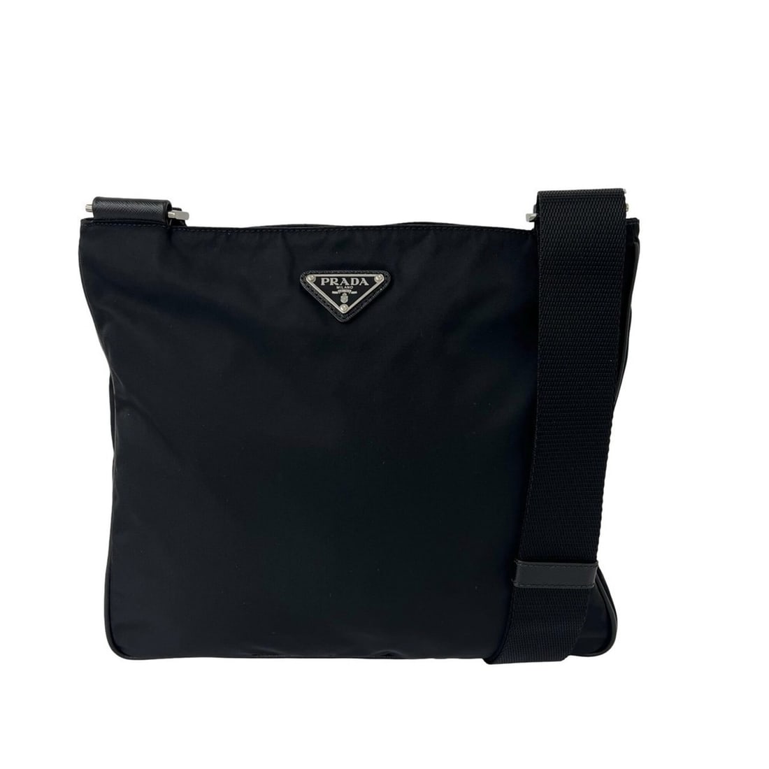 PRADA Prada Triangle Logo Hardware Nylon Tessuto Leather Genuine Shoulder Bag Sacoche Mini Tote: --- Catalog ---Category: SizeSize (HxWxD): 26.5cm x 29cm x 3cm / 10.43'' x 11.41'' x 1.18''Category: DesignType: Shoulder bag, Tote bagColor: BlackGender: WomenMaterial: Nylon , Leather Category: Gene