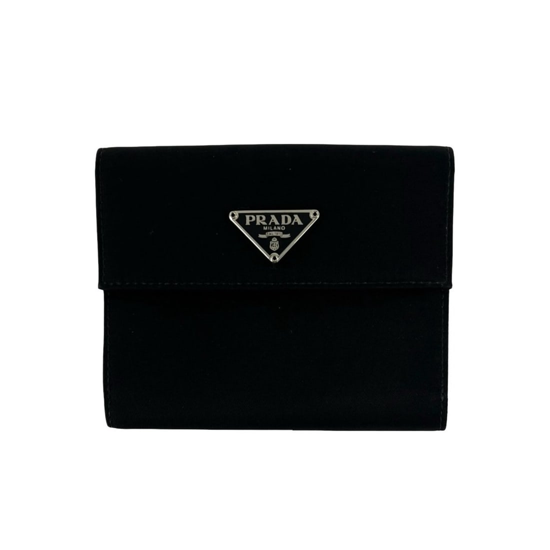 PRADA Triangle Logo Metal Fitting Nylon Bi-fold Wallet Mini Business Card Holder/Card Case: --- Catalog ---Category: SizeSize (HxWxD): 10cm x 12cm / 3.93'' x 4.72''Category: DesignType: Wallet (bi-fold)Color: BlackGender: WomenMaterial: Nylon Category: GeneralBrand: Prada--- Item List ---Sec