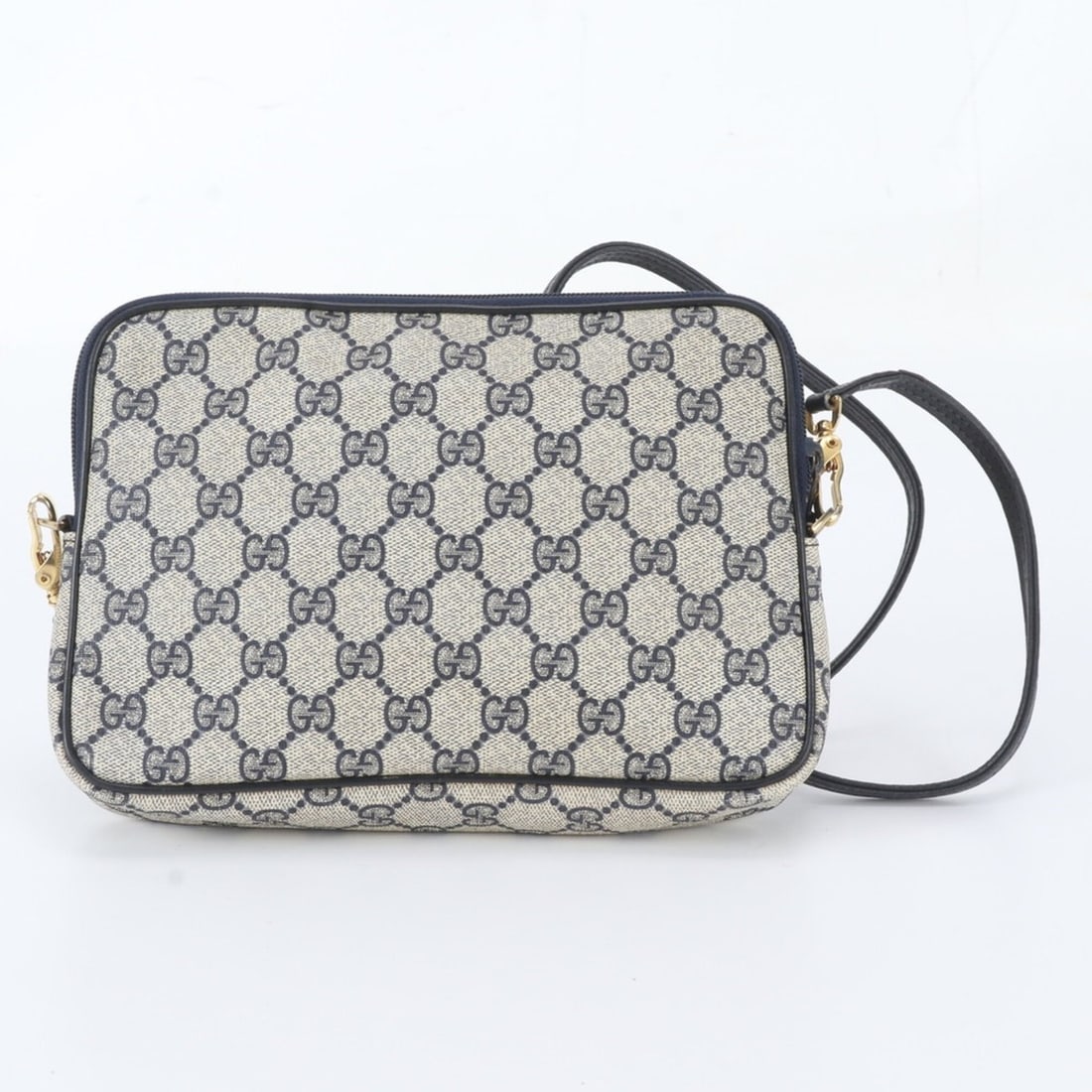 Vintage Old Gucci GG Supreme Leather Shoulder Bag Crossbody for Women: --- Catalog ---Category: SizeSize (HxWxD): 16cm x 24cm x 4cm / 6.29'' x 9.44'' x 1.57''Strap Length: 105cm / 41.33''Category: DesignType: Shoulder bagColor: Beige, NavyGender: WomenSeason: VintageMate