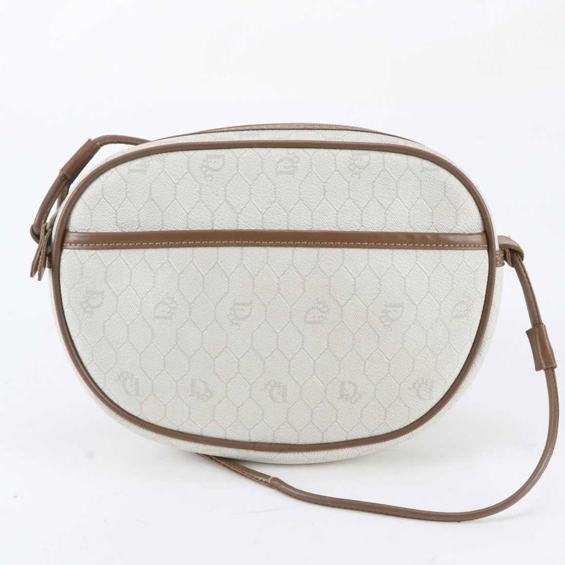 Christian Dior Honeycomb Leather Shoulder Bag, Crossbody Handbag, Tote Bag for Women: --- Catalog ---Category: SizeSize (HxWxD): 17cm x 23cm x 5cm / 6.69'' x 9.05'' x 1.96''Strap Length: 111cm / 43.7''Category: DesignType: Shoulder bagColor: IvoryGender: WomenMaterial: Leather , Coated