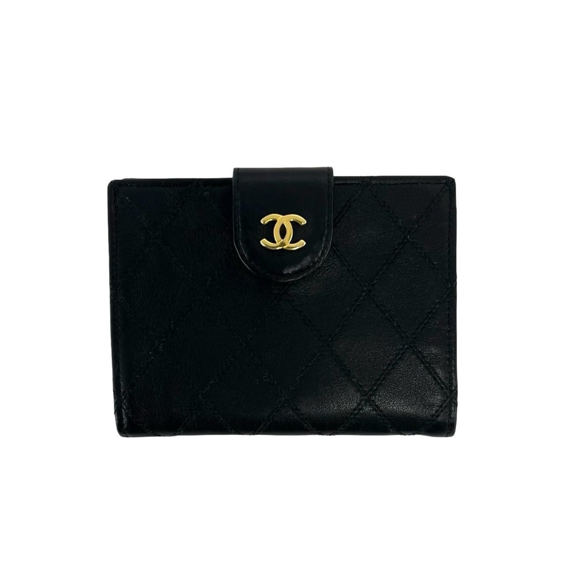 CHANEL Vintage Bicolore Coco Mark Hardware Lambskin Bi-fold Wallet Black 27562: --- Catalog ---Category: SizeSize (HxWxD): 9cm x 12cm x 1.5cm / 3.54'' x 4.72'' x 0.59''Category: DesignType: Wallet (bi-fold)Color: BlackGender: WomenMaterial: Leather Leather/Fur Type: LambskinCateg