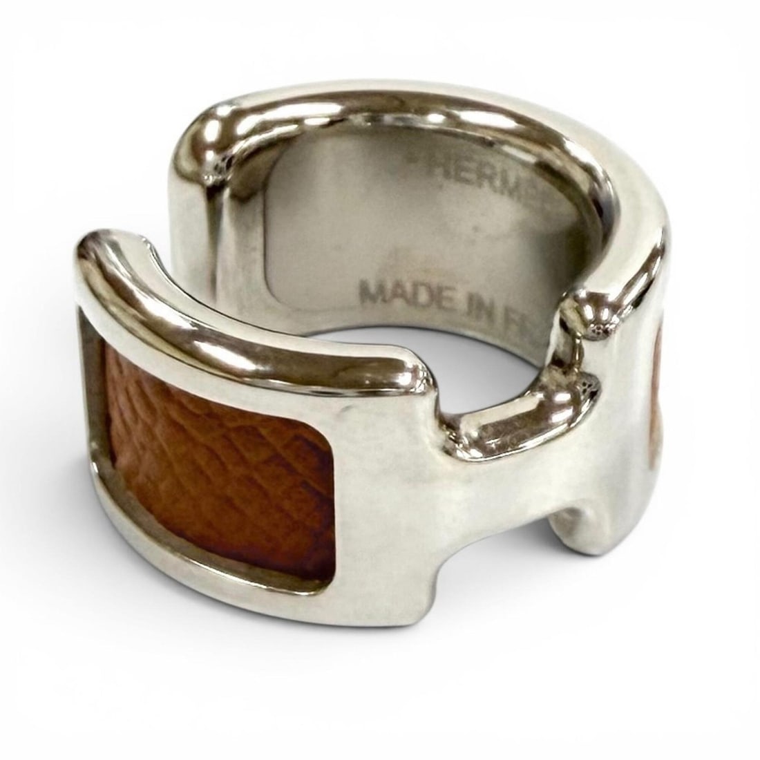 HERMES Olympe PM Ear Cuff, Gold, Veau Epsom Leather, Silver Hardware, Made in France, Women's, Comes: --- Catalog ---Category: SizeSize (HxWxD): 16.00mm x 8.00mm / 0.63'' x 0.31''Category: DesignType: EarcuffColor: GoldGender: WomenMaterial: Epsom leatherCategory: GeneralBrand: HermesCountry of Origin