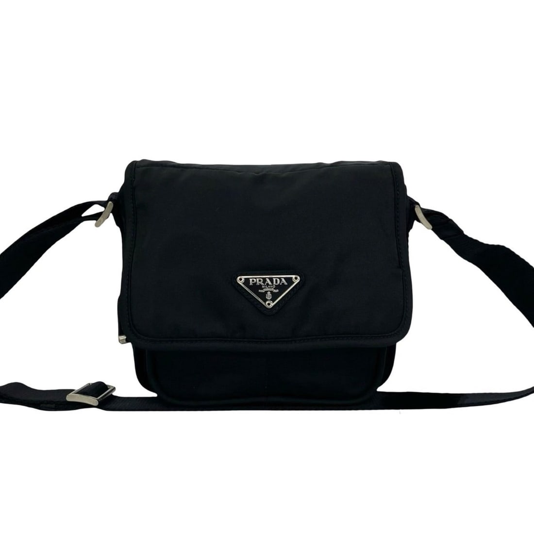 PRADA Prada Triangle Logo Plate Hardware Tessuto Nylon Shoulder Bag Pouch Sacoche Black 36724: --- Catalog ---Category: SizeSize (HxWxD): 17.5cm x 20.5cm x 8.5cm / 6.88'' x 8.07'' x 3.34''Category: DesignType: Pochette, Shoulder bagColor: BlackGender: WomenMaterial: Nylon Category: GeneralBrand
