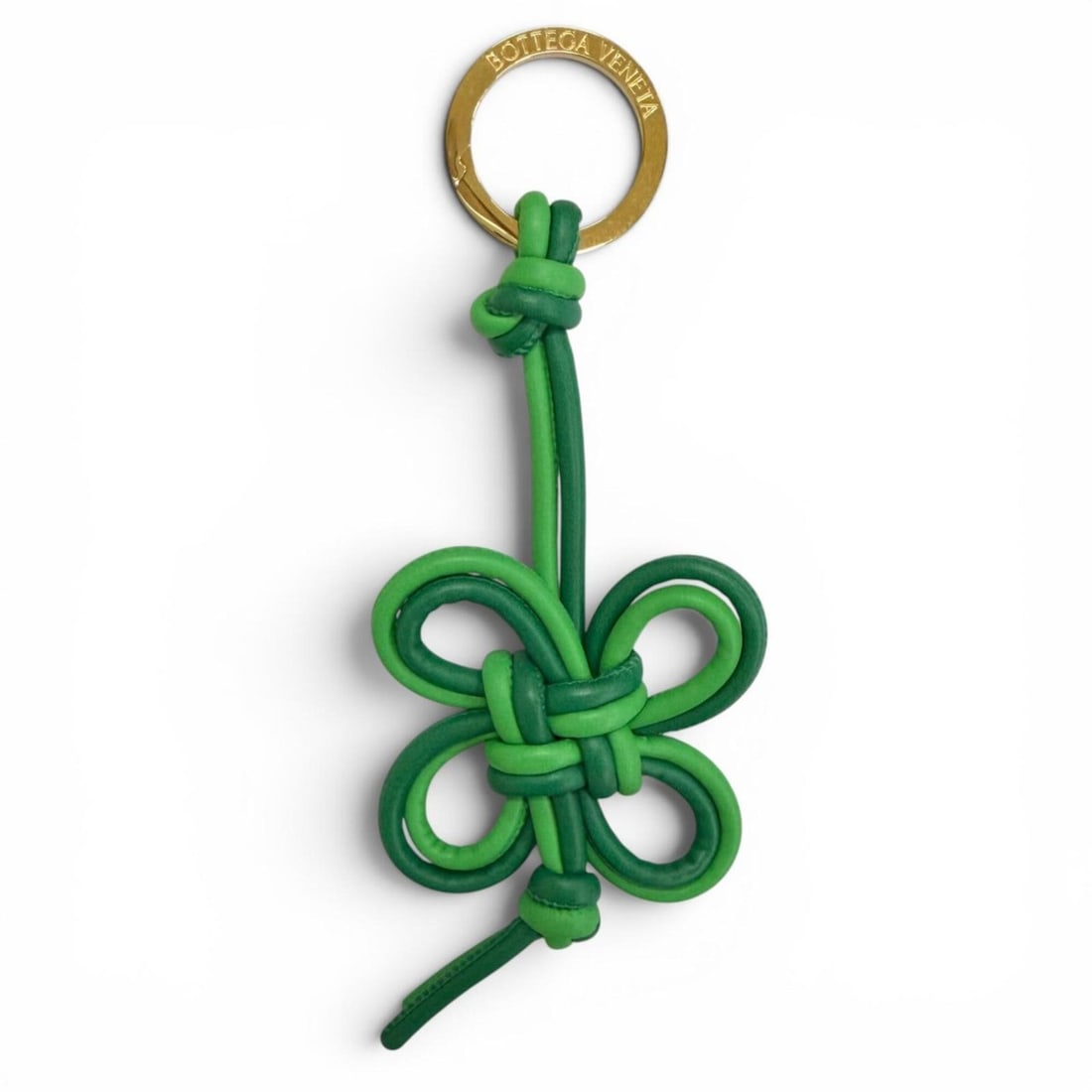 BOTTEGA VENETA Quadrifoglio Leather Keyring Bag Charm, Green, Gold Hardware, Women's/Men's, with Box: --- Catalog ---Category: SizeSize (HxWxD): 16.5cm x 6cm / 6.49'' x 2.36''Category: DesignType: KeyringColor: GreenGender: Men,WomenMaterial: LeatherCategory: GeneralBrand: Bottega Veneta--- Item List 