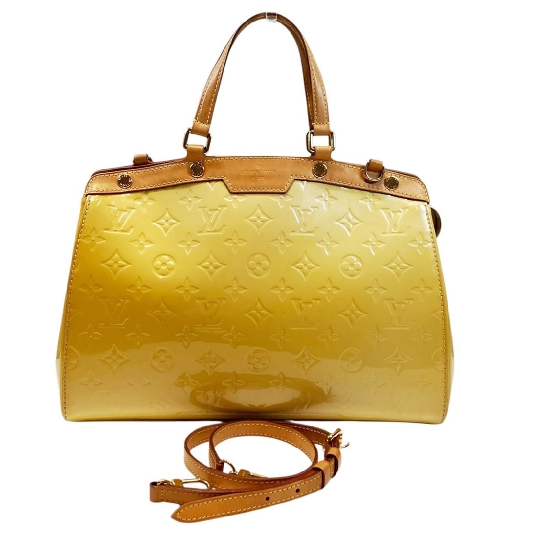 Louis Vuitton Blair MM Dune Handbag, Vernis Enamel, M90180: --- Catalog ---Category: SizeSize (HxWxD): 25cm x 33cm x 12cm / 9.84'' x 12.99'' x 4.72''Strap Length: 78cm - 88cm / 30.7'' - 34.64''Handle Length: 25cm / 9.84''Category: DesignType: HandbagColor: Yel