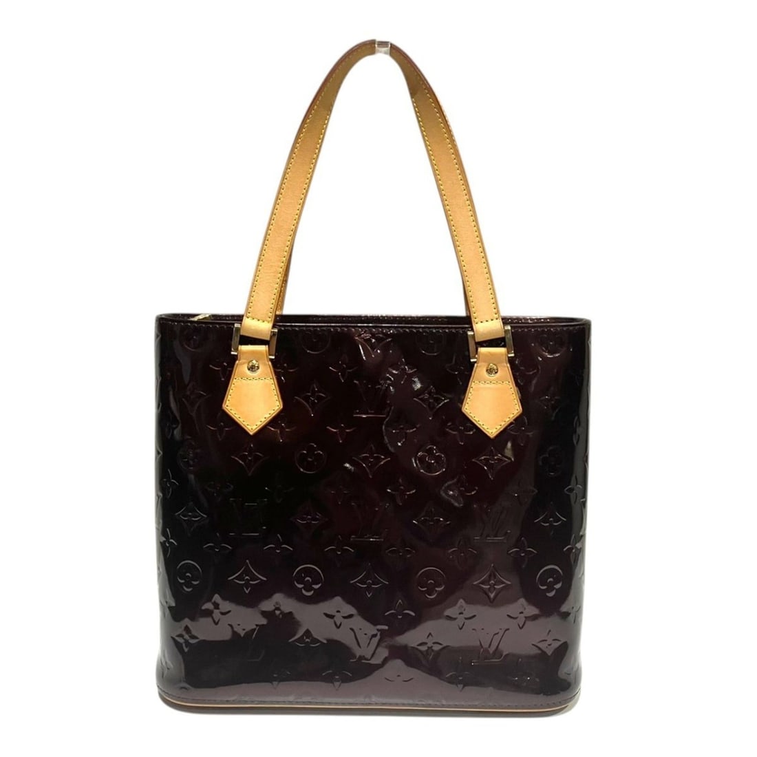 Louis Vuitton Houston Handbag, Monogram Vernis Patent Leather, M91999: --- Catalog ---Category: SizeSize (HxWxD): 25cm x 29cm x 15cm / 9.84'' x 11.41'' x 5.9''Strap Length: 48cm / 18.89''Category: DesignType: HandbagColor: AmaranteGender: WomenClosure: ZipperMaterial: Pa