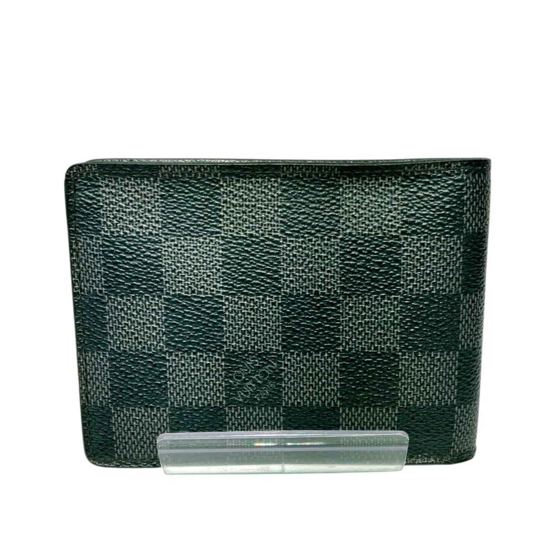 Louis Vuitton Portefeuille Multiple Billfold, Damier Graphite Canvas, N62663: --- Catalog ---Category: SizeSize (HxWxD): 9cm x 11.5cm x 1.5cm / 3.54'' x 4.52'' x 0.59''Category: DesignColor: Black, Damier Graphite, GrayGender: MenMaterial: Canvas Outer Pocket: Card case Categor