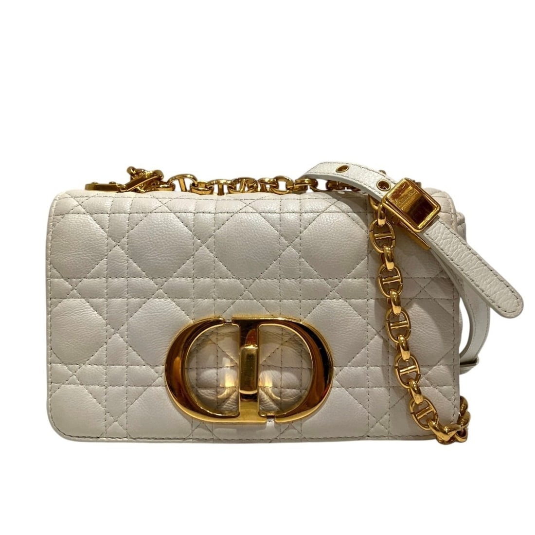Christian Dior Caro Small Calfskin Shoulder Bag: --- Catalog ---Category: SizeStrap Drop: 57cm / 22.44''Size (HxWxD): 57cm x 20cm x 7cm / 22.44'' x 7.87'' x 2.75''Strap Length: 110cm - 120cm / 43.3'' - 47.24''Category: DesignType: Shoulder bagColor: