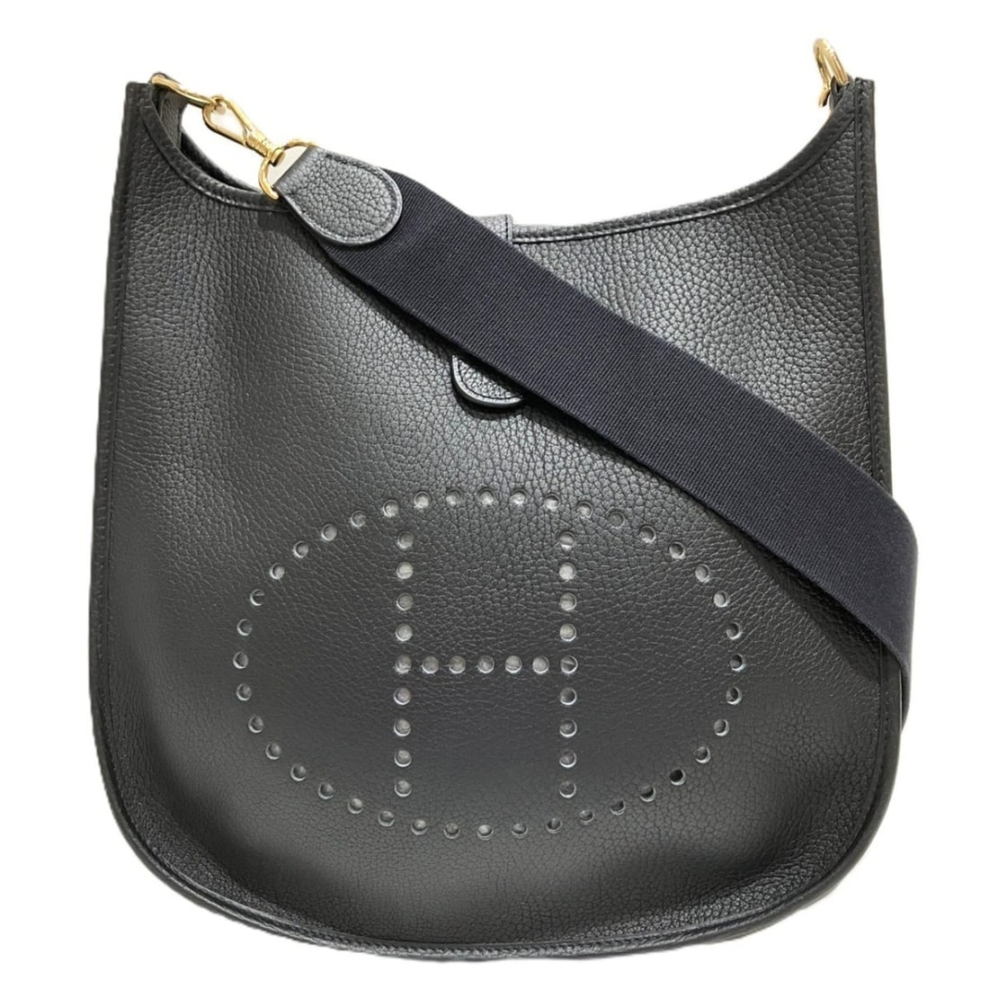 Hermes Evelyne GM Shoulder Bag, Taurillon Clemence Leather: --- Catalog ---Category: SizeSize (HxWxD): 29cm x 33cm x 8.5cm / 11.41'' x 12.99'' x 3.34''Strap Length: 82cm / 32.28''Category: DesignType: Shoulder bagColor: BlackGender: WomenMaterial: Taurillon cl