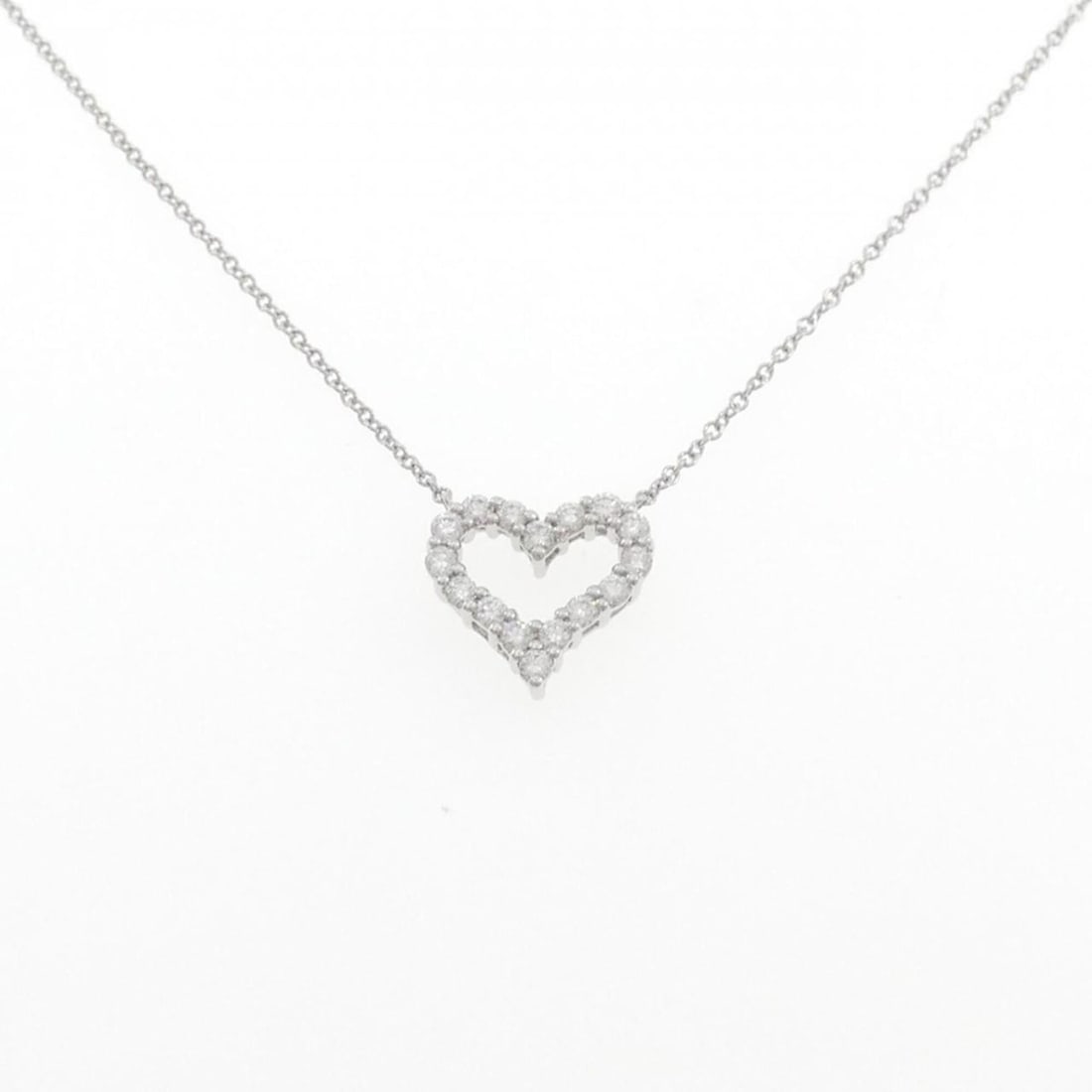 Tiffany & Co. Sentimental Heart Mini Necklace: --- Catalog ---Category: SizePendant Size: 11.1mm x 12mm / 0.43'' x 0.47''Neck Circumference: 40 cm / 15.74''Category: DesignGender: WomenMaterial: Platinum 950Pendant Type: PendantNecklace Type: