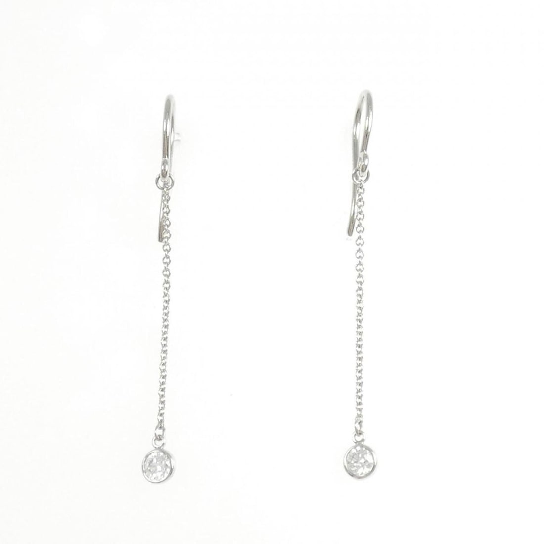 Tiffany & Co. By the Yard Earrings: --- Catalog ---Category: SizeSize (HxWxD): 37.00mm x 3.90mm / 1.46'' x 0.15''Category: DesignType: Drop earringsGender: WomenMaterial: Platinum 950Category: GeneralBrand: Tiffany--- Item List ---Secti