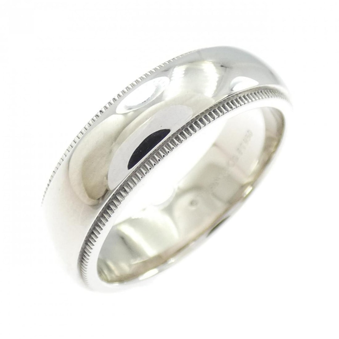 Tiffany & Co. Milgrain Ring: --- Catalog ---Category: SizeJP Size: 16.5US Size: 8Category: DesignType: Band ringGender: WomenMaterial: Platinum 950Category: GeneralBrand: Tiffany--- Item List ---Section: ConditionRanking: Rank SA