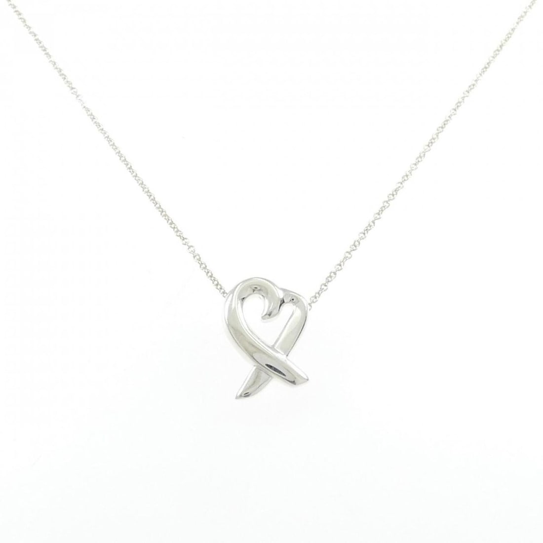 Tiffany Loving Heart Small Necklace: --- Catalog ---Category: SizePendant Size: 15.8mm x 11mm / 0.62'' x 0.43''Neck Circumference: 40 cm / 15.74''Category: DesignGender: WomenMaterial: Silver 925Pendant Type: PendantNecklace Type: