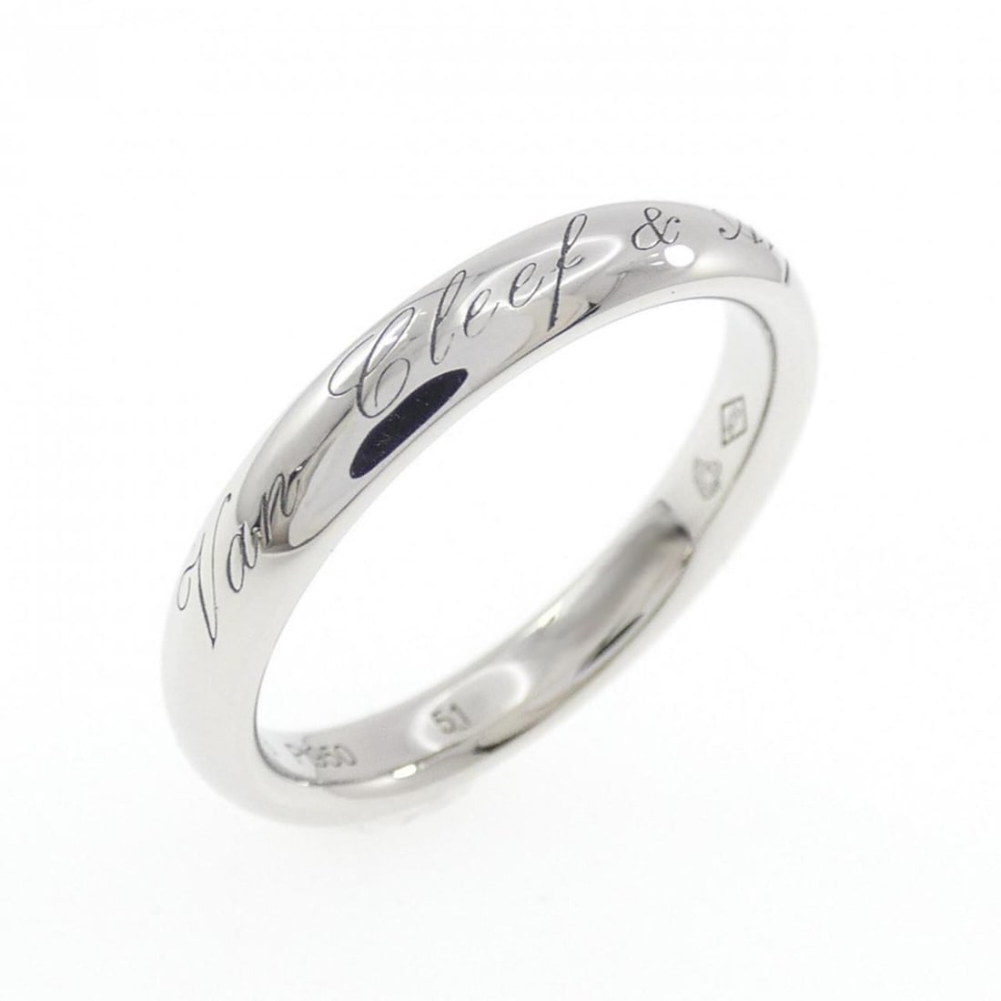 Van Cleef & Arpels Infini Signature Ring: --- Catalog ---Category: SizeUS Size: 6Brand Size: 51Category: DesignType: Band ringGender: WomenMaterial: Platinum 950Category: GeneralBrand: Van Cleef & Arpels--- Item List ---Section: ConditionRank