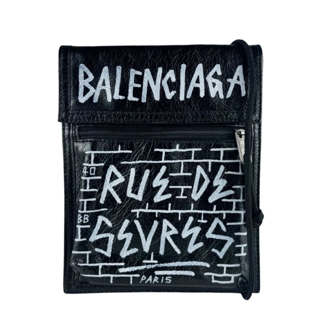Balenciaga Explorer Graffiti Leather Pouch/Handbag (Black/White) - Women's (z10589): --- Catalog ---Category: SizeSize (HxWxD): 19cm x 15cm x 3cm / 7.48'' x 5.9'' x 1.18''Category: DesignType: Handbag, Pochette, PouchColor: Black, WhiteGender: WomenMaterial: Leather Category: