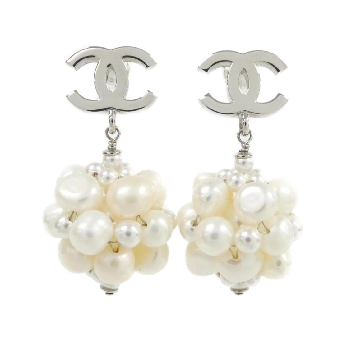 Chanel AB H500 Earrings: --- Catalog ---Category: SizeSize (HxWxD): 35.00mm x 23.00mm / 1.38'' x 0.91''Category: DesignType: Stud earringsColor: Silver, WhiteStone: PearlGender: WomenCategory: GeneralMPN: ABH500Brand: