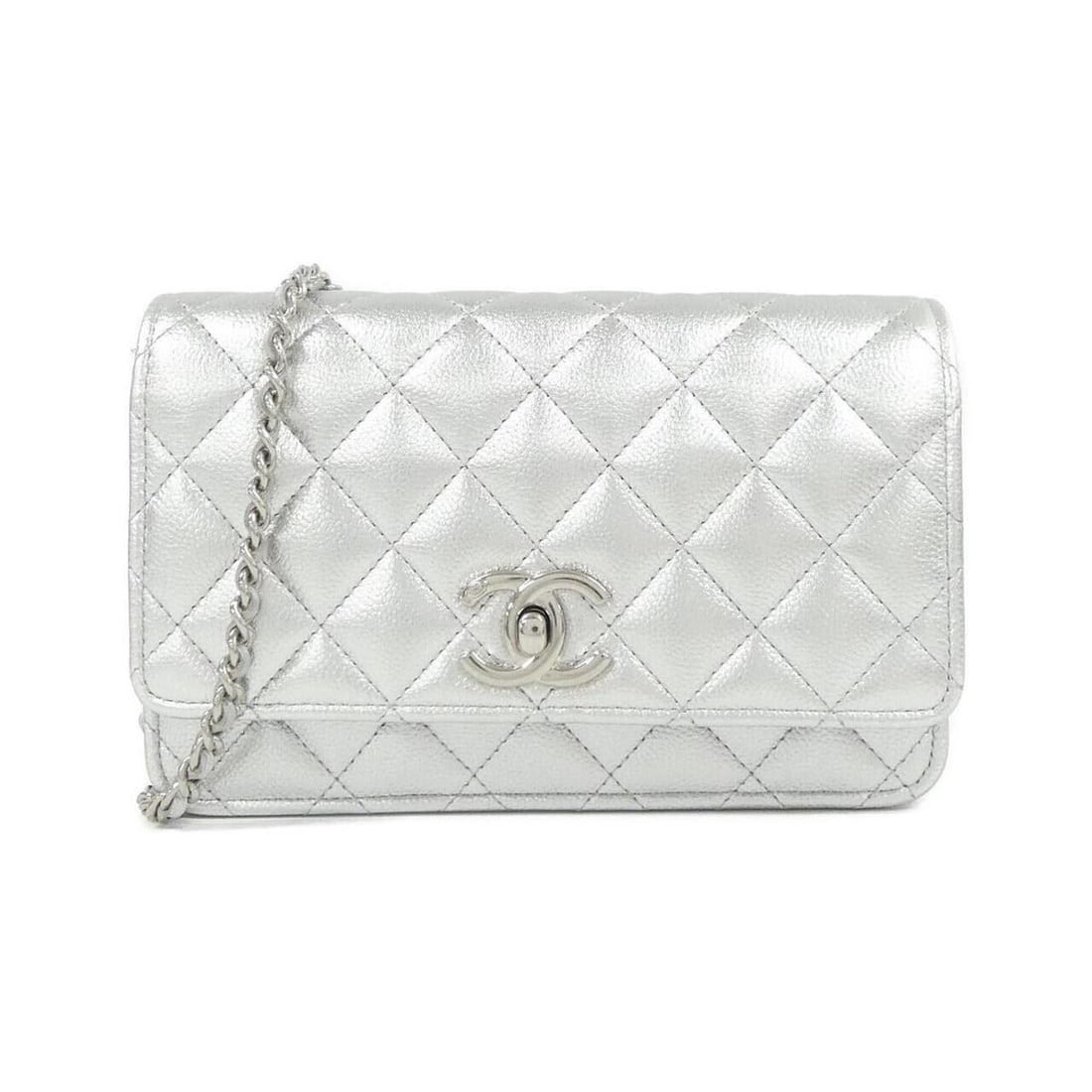 Chanel AP3938 Wallet Chain: --- Catalog ---Category: SizeSize (HxWxD): 12cm x 19cm x 4cm / 4.72'' x 7.48'' x 1.57''Category: DesignType: Chain/Shoulder walletColor: SilverGender: Women,MenMaterial: Grained Calfskin Category: