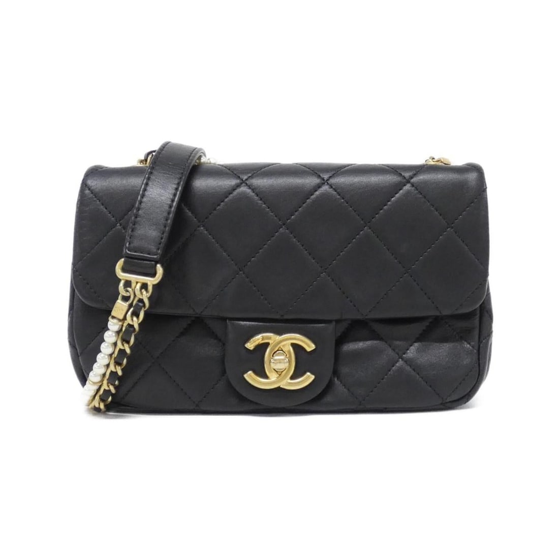 Chanel AS2210 Shoulder Bag: --- Catalog ---Category: SizeSize (HxWxD): 12.5cm x 20cm x 5cm / 4.92'' x 7.87'' x 1.96''Category: DesignType: Shoulder bagColor: BlackGender: WomenMaterial: Leather Hardware Color: Matte