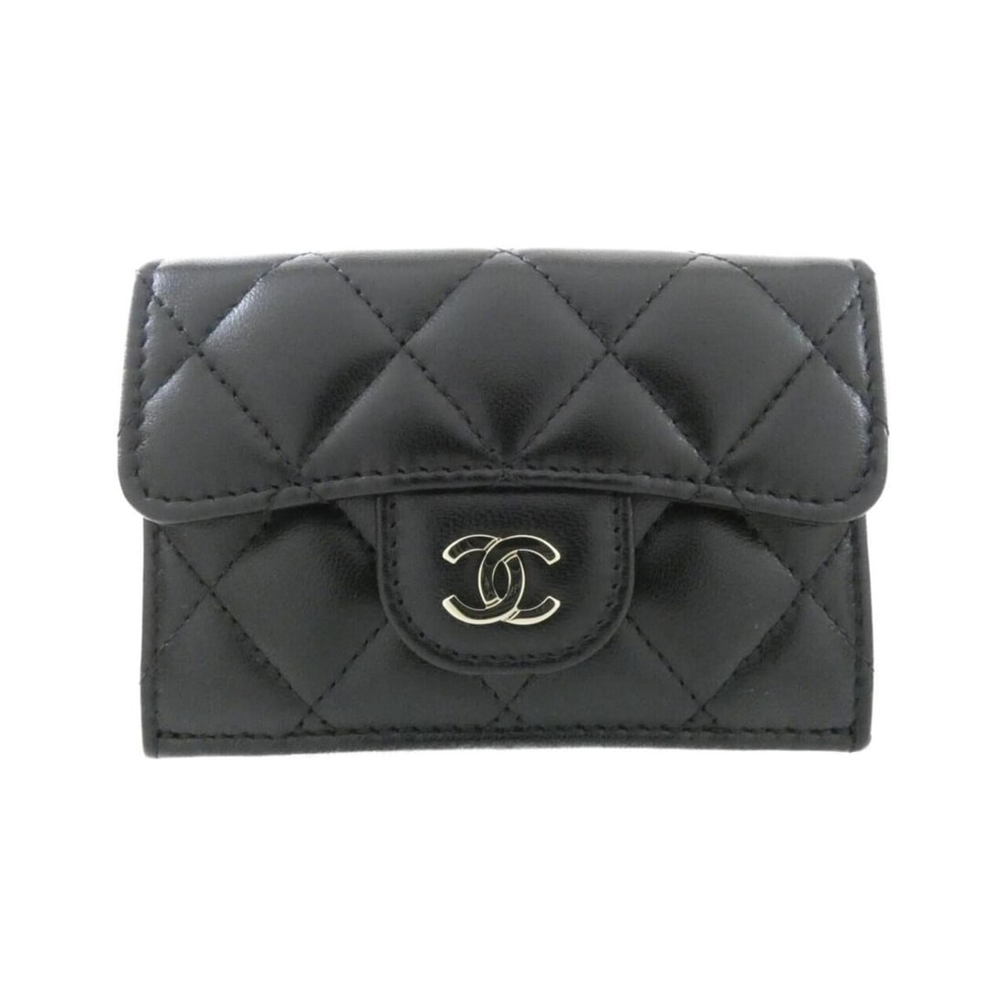 Chanel Timeless Classic Line AP0230 Wallet: --- Catalog ---Category: SizeSize (HxWxD): 8cm x 11cm x 3cm / 3.14'' x 4.33'' x 1.18''Category: DesignType: Wallet (tri-fold)Color: Black, BordeauxGender: WomenMaterial: Leather Leather/Fur Type: Lamb