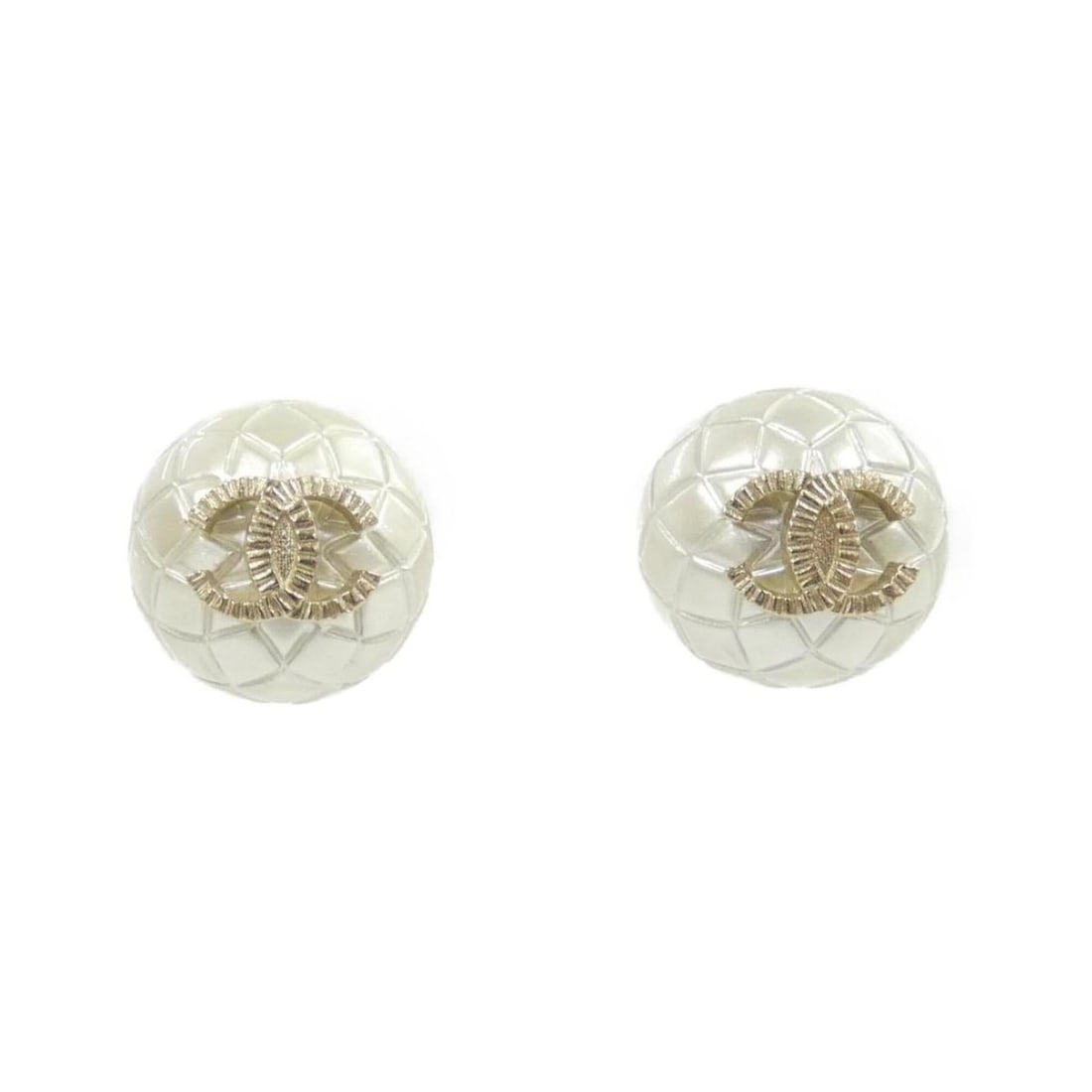 Chanel 86172 Earrings: --- Catalog ---Category: SizeSize (HxWxD): 10.00mm x 10.00mm / 0.39'' x 0.39''Category: DesignType: Stud earringsColor: WhiteGender: WomenCategory: GeneralBrand: Chanel--- Item List ---Section: Condit